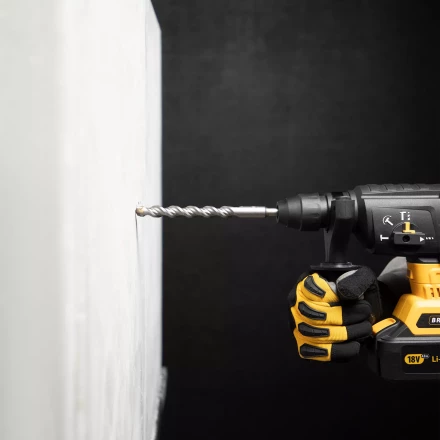 Бур по бетону Denzel, 16 x 210 мм,двойная спираль, три пылеотводящие кромки, 705037 купить в Губкинске