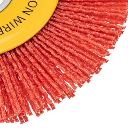 Щетка для УШМ, Denzel 125 мм, плоская, нейлоновая щетина, посадка 22,2 мм, 74461 купить в Губкинске