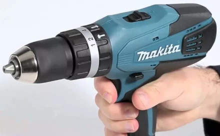 Аккумуляторная дрель -шуруповерт Makita HP457DWE купить в Губкинске