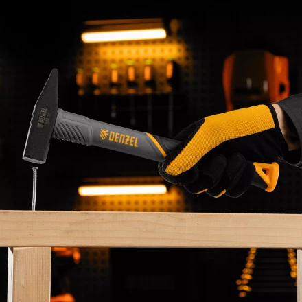 Молоток слесарный, 300 г Denzel, кованый, фибергласовая рукоятка c TPR покрытием 10483 купить в Губкинске