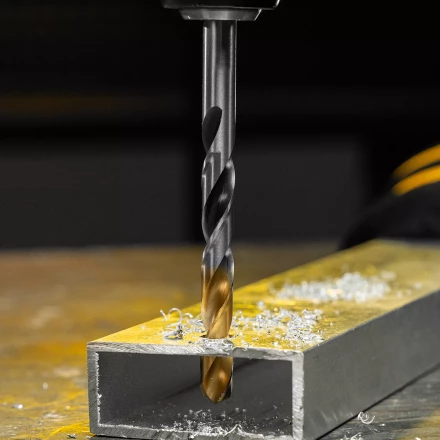 Сверло спиральное по металлу Denzel 9 x 125мм, Р6М5, Golden Tip, многогранная заточка, 718284 купить в Губкинске