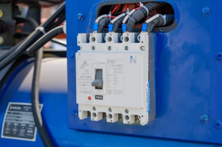 Дизельный генератор Vektor AD-50Y-T400 купить в Губкинске