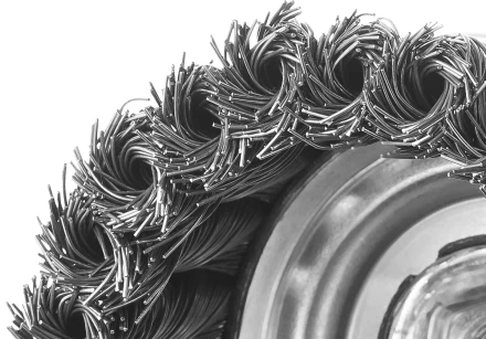 ЗУБР &quot;ПРОФЕССИОНАЛ&quot;. Щетка чашечная для УШМ, плетеные пучки стальной проволоки 0,8мм, 65ммхМ14 35277-065_z02 купить в Губкинске