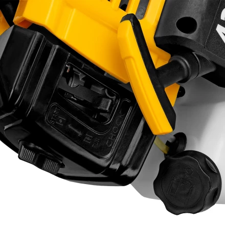 Триммер бензиновый Denzel DT 43S разъемная штанга 96225 купить в Губкинске