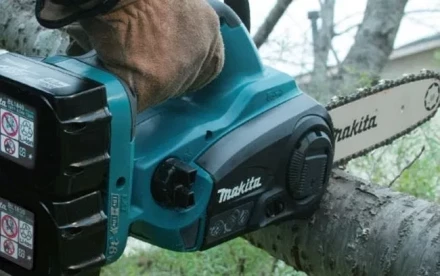 Аккумуляторная цепная пила Makita DUC302RF2 (2*3Ач, ЗУ) купить в Губкинске