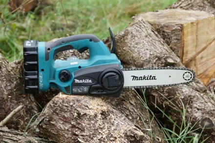 Аккумуляторная цепная пила Makita DUC302RF2 (2*3Ач, ЗУ) купить в Губкинске