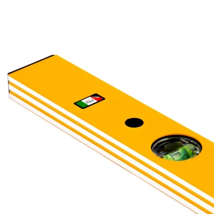 Уровень алюминиевый, 1000 мм, фрезерованный, 3 глазка Denzel 33683 купить в Губкинске