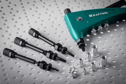 Резьбовая насадка для заклепочника KRAFTOOL 31180-M3 купить в Губкинске