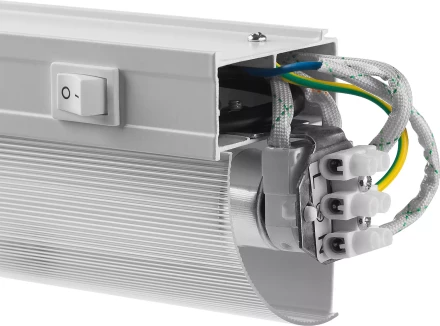 Светильник люминесцентный СВЕТОЗАР модель &quot;СЛУ-115&quot; с плафоном и выключателем, угловой, лампа Т8, 502x54x74мм, 15Вт SV-57587-15 купить в Губкинске