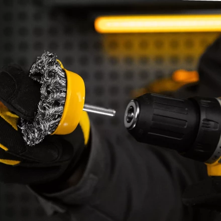 Щетка для дрели Denzel, 65 мм, Чашка, со шпилькой, нержавеющая крученая проволока 744643 купить в Губкинске