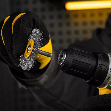 Щетка для дрели, 60 мм, Плоская, со шпилькой, нержавеющая витая проволока Denzel 744463 купить в Губкинске