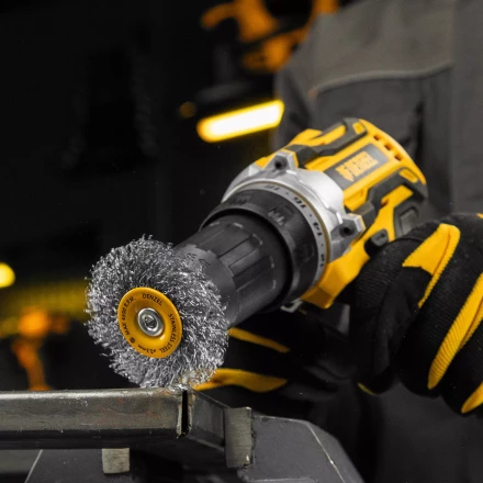 Щетка для дрели, 60 мм, Плоская, со шпилькой, нержавеющая витая проволока Denzel 744463 купить в Губкинске