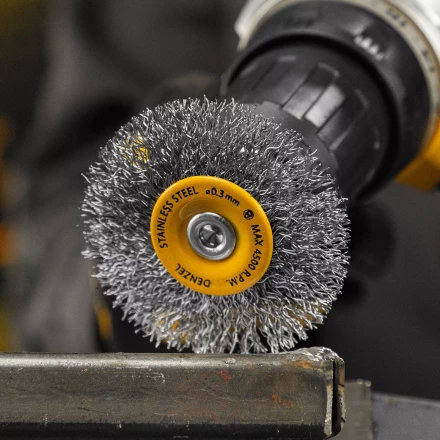 Щетка для дрели, 60 мм, Плоская, со шпилькой, нержавеющая витая проволока Denzel 744463 купить в Губкинске