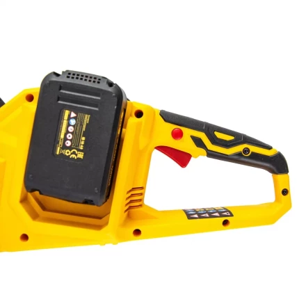 Цепная пила аккумуляторная бесщеточная RCS400-36, Li-ion, 36 В, 4 Ач, шина 400 мм Denzel 58610 купить в Губкинске