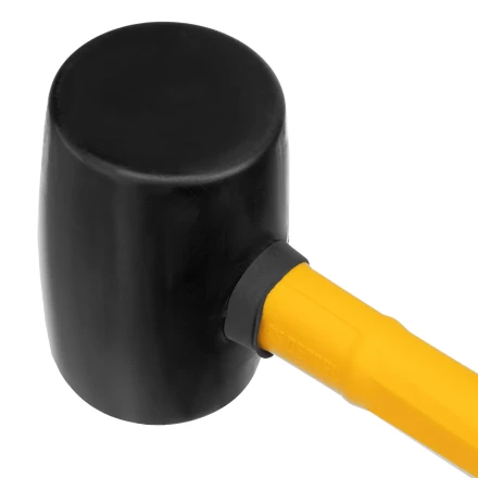 Киянка резиновая, 450 г, черная, фибергласовая рукоятка c TPR покрытием Denzel 11144 купить в Губкинске