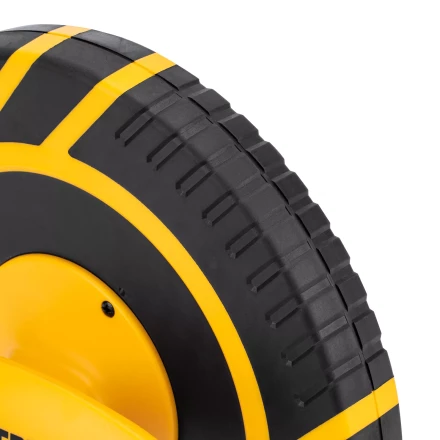 Рулетка геодезическая 50 м х 15 мм  Denzel 31292, закрытый корпус, фиберглассовая лента купить в Губкинске