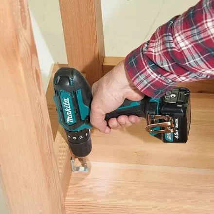 Дрель-шуруповерт аккумуляторная Makita DF331DWAE купить в Губкинске