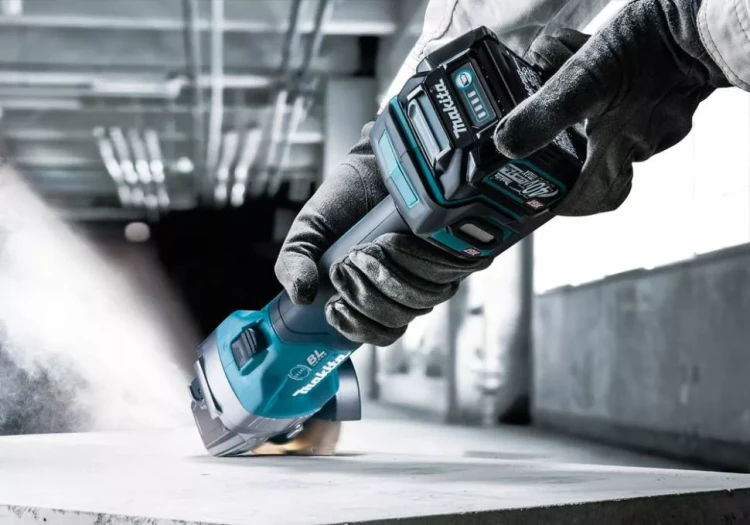 Угловая шлифовальная машина XGT Makita GA004GM201 купить в Губкинске