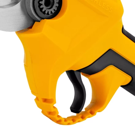 Секатор аккумуляторный Denzel CP-30-0, 18В Li-Ion 59436 купить в Губкинске