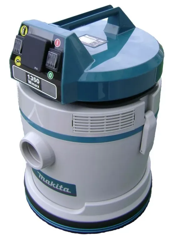 Пылесос Makita 448+6 мешков (сухая и влажная уборка) купить в Губкинске