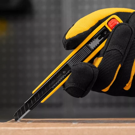 Нож Denzel, 9 мм, сменное лезвие, SK4, алюминиевый корпус, торцевой зажим, 78901 купить в Губкинске