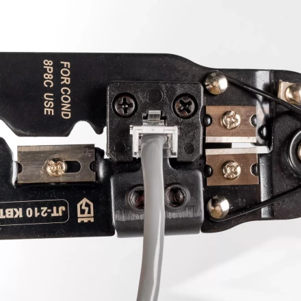 Кримпер многофункциональный КВТ JT-210 со встроенным модулем для обжима RJ-45 (84824) купить в Губкинске