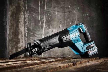 Аккумуляторная сабельная пила Makita XGT JR001GM201 купить в Губкинске
