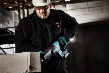 Аккумуляторная сабельная пила Makita XGT JR001GM201 купить в Губкинске