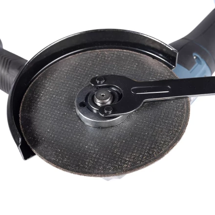 Угловая шлифмашина аккумуляторная бесщеточная КВТ GB-20-125 с оснасткой до 125 мм (102595) купить в Губкинске