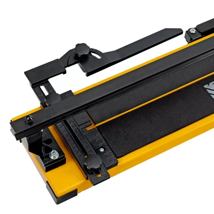 Плиткорез рельсовый Denzel 1000х16мм, каретка на подш., стальная станина, усил. рукоятка-пенал 877018 купить в Губкинске