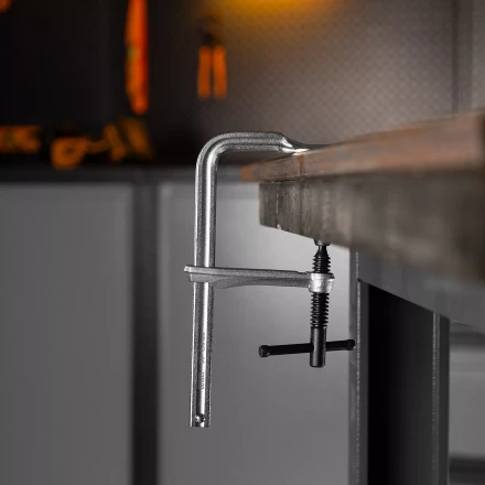 Струбцина F-образная Denzel, 80x200мм, кованая 20465 купить в Губкинске