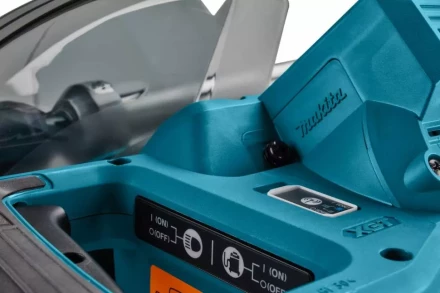 Аккумуляторная торцовочная пила Makita LS004GZ01 (без АКБ и ЗУ) купить в Губкинске