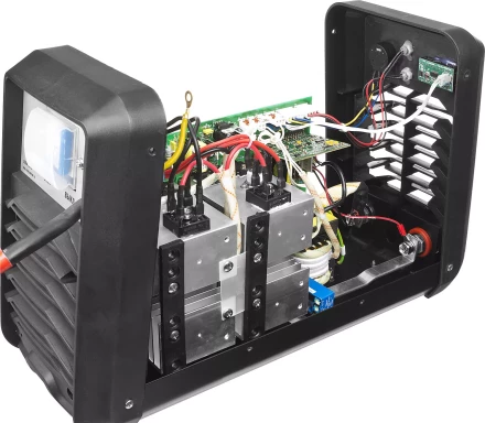 Сварочный инвертор с дисплеем ММА ЗАС-Т3-250-Д серия ПРОФЕССИОНАЛ купить в Губкинске