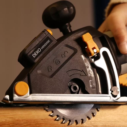 Пила многофункциональная DKCS1000 DEKO, 063-4201 купить в Губкинске