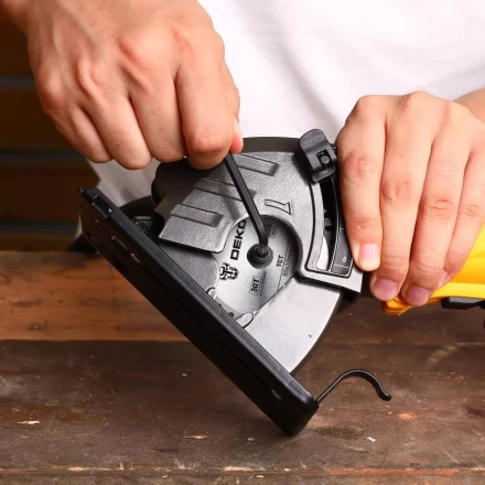 Пила многофункциональная DKCS1000 DEKO, 063-4201 купить в Губкинске