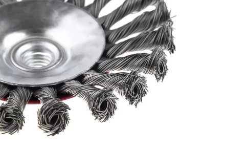 Кордщетка HAMMER тарелка 125мм для УШМ витая сталь (207-113) купить в Губкинске