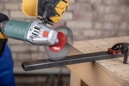 Кордщетка HAMMER тарелка 125мм для УШМ витая сталь (207-113) купить в Губкинске