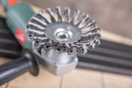 Кордщетка HAMMER тарелка 125мм для УШМ витая сталь (207-113) купить в Губкинске