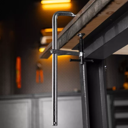 Струбцина F-образная Denzel, 80x300мм, кованая 20466 купить в Губкинске