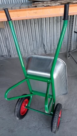 Тачка садово-строительная 2-х колесная усиленная грузоподъемность 320 кг объем 100 л Сибртех 68936 купить в Губкинске