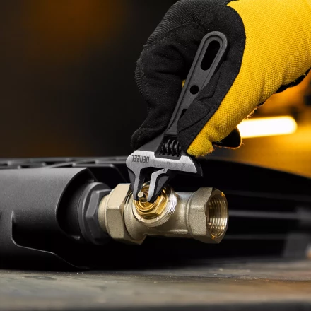 Ключ разводной 115 мм Denzel, CrV, кованый, укороченная рукоятка 15751 купить в Губкинске