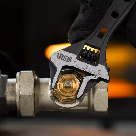 Ключ разводной 115 мм Denzel, CrV, кованый, укороченная рукоятка 15751 купить в Губкинске