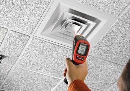 Бесконтактный инфракрасный термометр micro IR-200  36798 купить в Губкинске