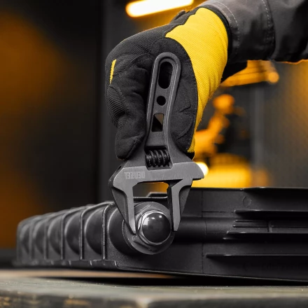 Ключ разводной 155 мм Denzel 15753, CrV, кованый, укороченная рукоятка купить в Губкинске