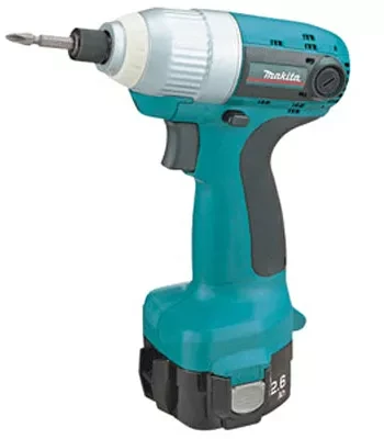 Аккумуляторный ударный шуруповёрт Makita 6980FDWAE купить в Губкинске