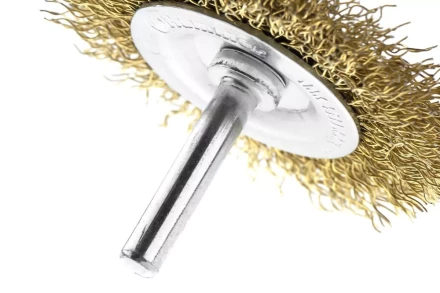 Кордщетка HAMMER плоская 63мм для дрели гофрированная латунированная сталь (207-206) купить в Губкинске