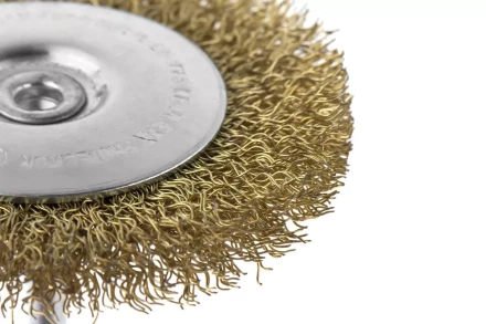 Кордщетка HAMMER плоская 75мм для дрели гофрированная латунированная сталь (207-207) купить в Губкинске