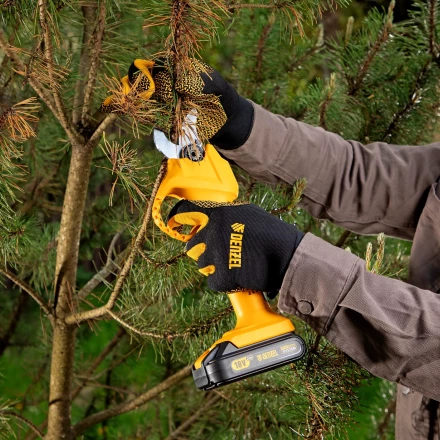 Перчатки универсальные, силиконовое нанесение, размер 10// Denzel 68000 купить в Губкинске