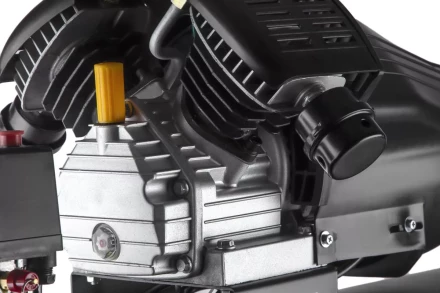 Поршневой масляный компрессор WESTER WK2200/100PRO купить в Губкинске