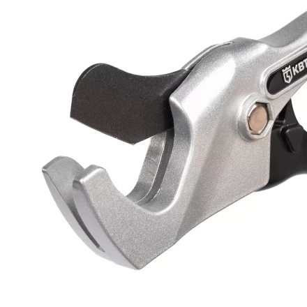 Ножницы-труборез КВТ НТП-32у для резки полипропиленовых, полиэтиленовых и металлополимерных труб до 32 мм (92146) купить в Губкинске